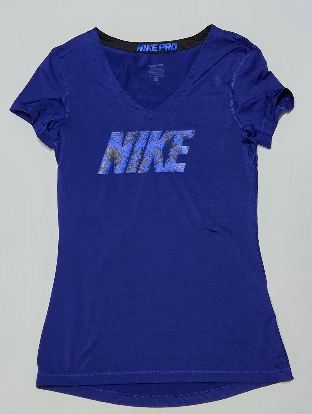 Nike Pro Women's V-Neck Short Sleeve Size Small Top - Royal Blue